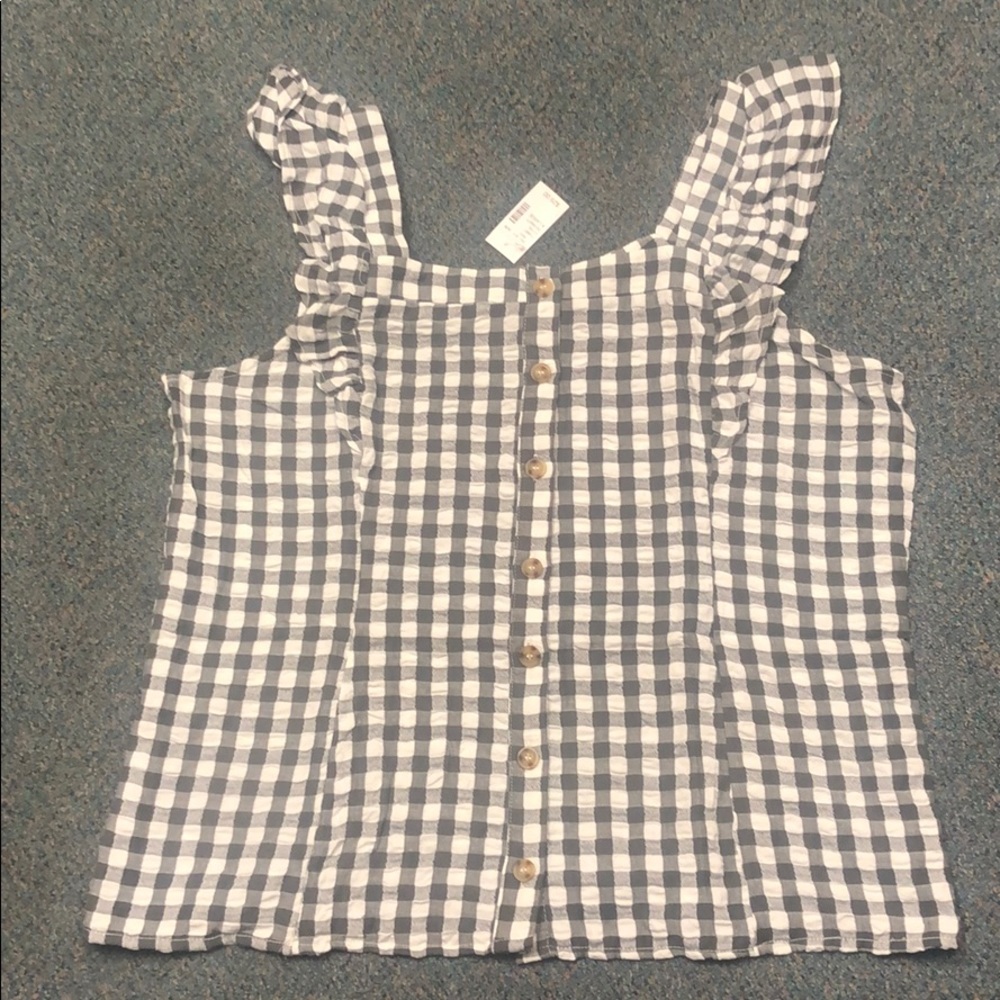 Flutter sleeve top
